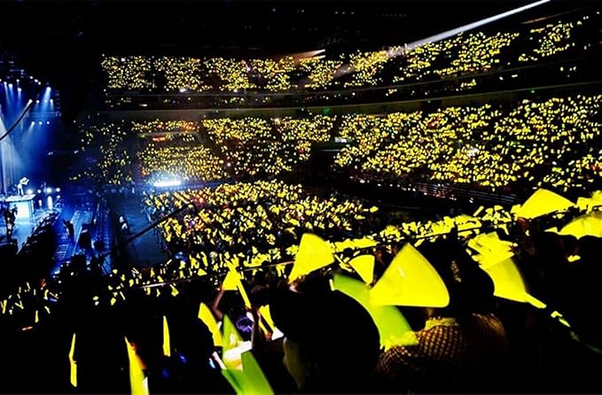 Glow Fever Glow Sticks Bulk 200ct Premium Glow in The Dark Light Up with Lanyards, for Party Supplies, Party Favors, Birthday, Halloween, Super Bright, Lasts Up to 12 hrs