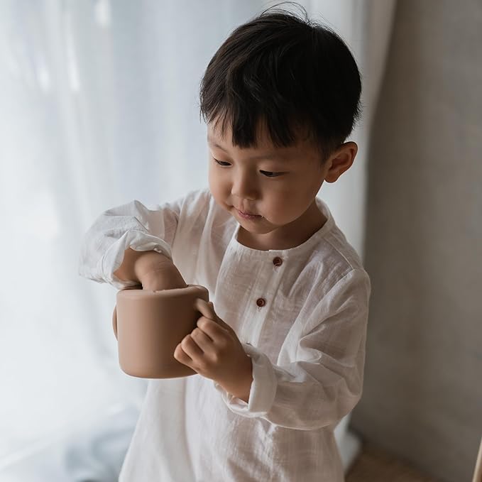 mushie Silicone Snack Cup | Spill Proof Food Container for Toddler and Baby (Natural)