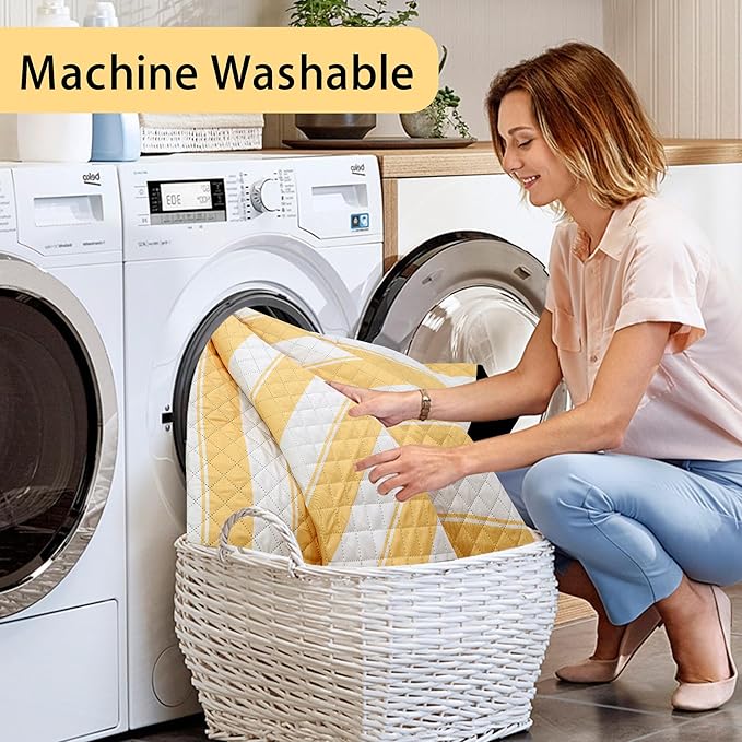 HX&OD Extra Large Picnic Outdoor Blanket, 80”x60” Waterproof Picnic Mat Foldable Camping Blanket Portable with Carry Strap for Beach Mat Outdoor Camping Party(Yellow)