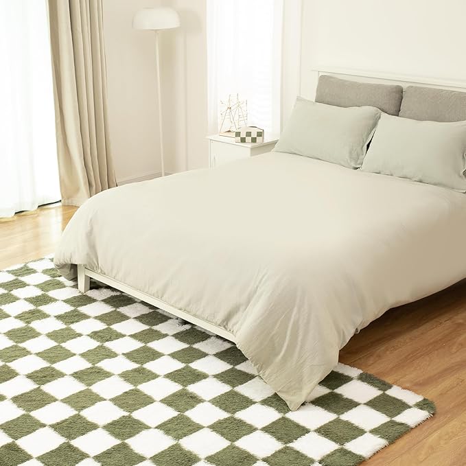 Super Soft Rug for Bedroom, 5x7 Ft Green and White Area Rug Classic Checkered Shaggy Anti-Skid High Pile Soft Fluffy Rug Fuzzy Carpet for Living Room Bedroom Kids Room Nursery, Dorm Home Decor